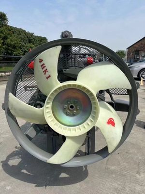 Excavateur réaménagé, moteur 4HK1